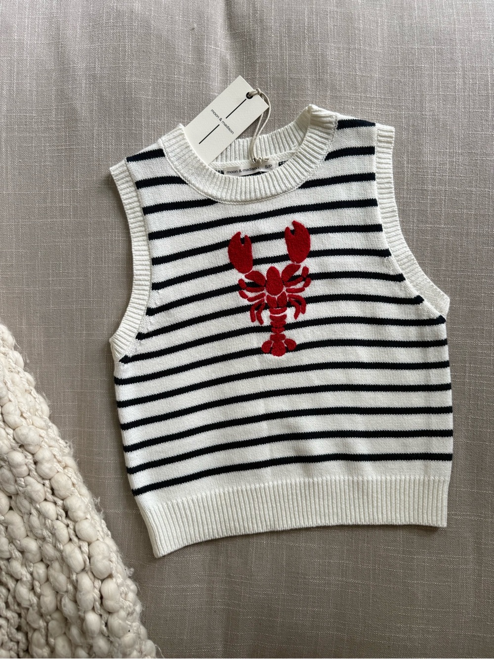BNWT Moon & Madison Lobster Sweater